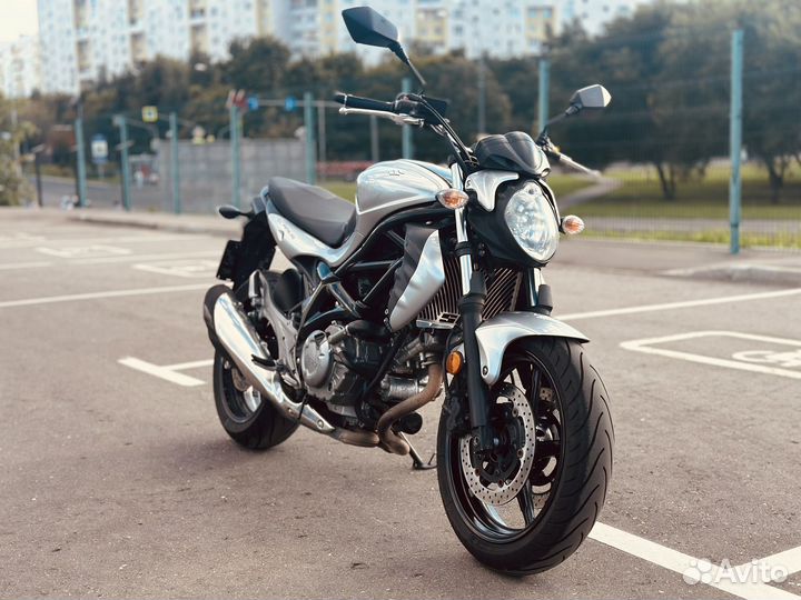 Suzuki SFV650 gladius