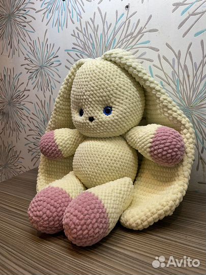 Большой поюшевый зайка