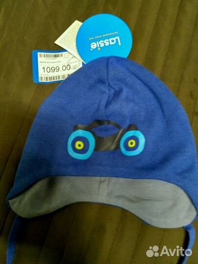 Продам новую шапку Lassie