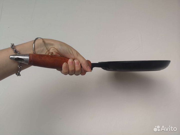 Чугунная сковорода syton