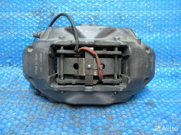 Суппорт передний правый VW Touareg Porsche Cayenne