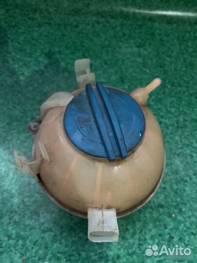 Расширительный бачок Volkswagen Jetta 5