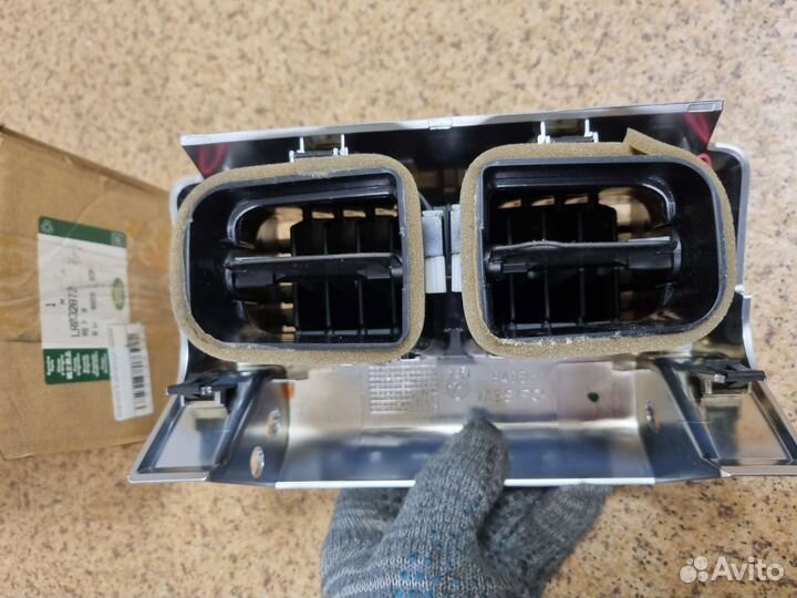 Дефлекторы обдува салона Range Rover 3