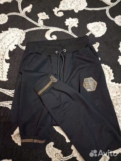 Костюм женский