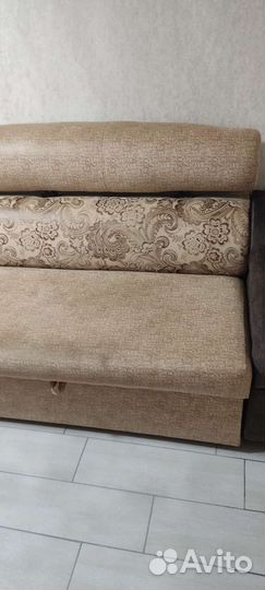 Диван с креслом