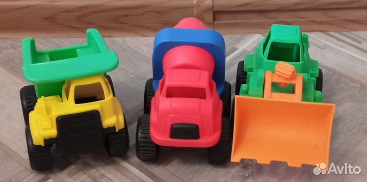 Много разных машинок