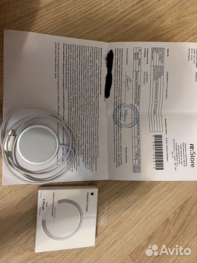 Зарядка на iPhone magsafe