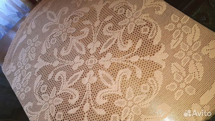 Красивая ажурная скатерть ручной работы