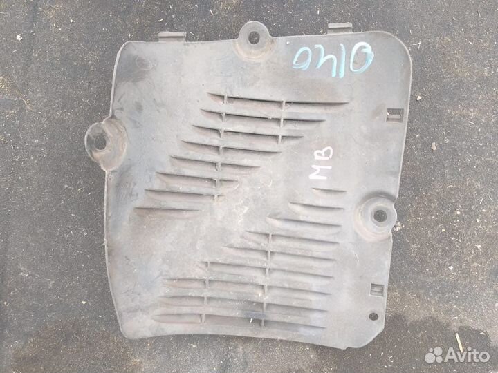 Подкрылок задний на Мерседес E-class 211