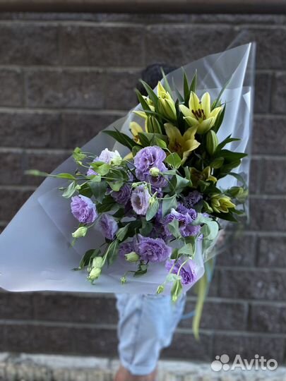 Букет с доставкой (эустома, лилии)