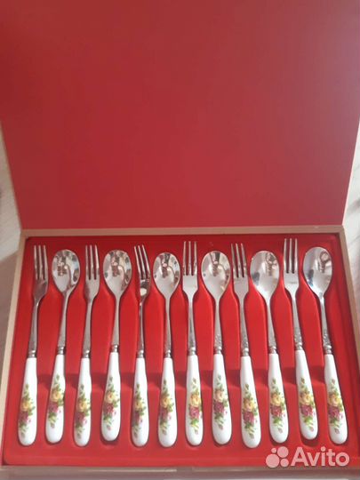 Набор столовых приборов.фарфор