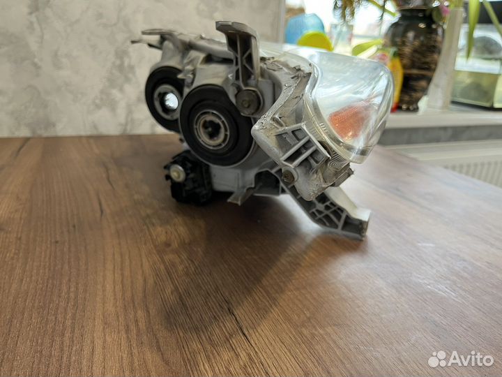 Фара правая Тойота Хайлендер