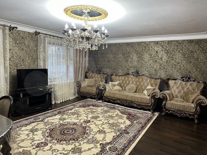 3-к. квартира, 88 м², 1/9 эт.
