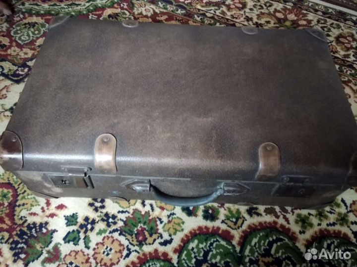 Чемоданы,старинный и 60-х годов