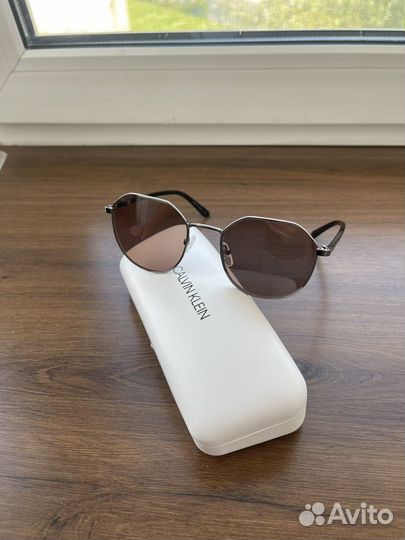 Солнцезащитные очки calvin klein