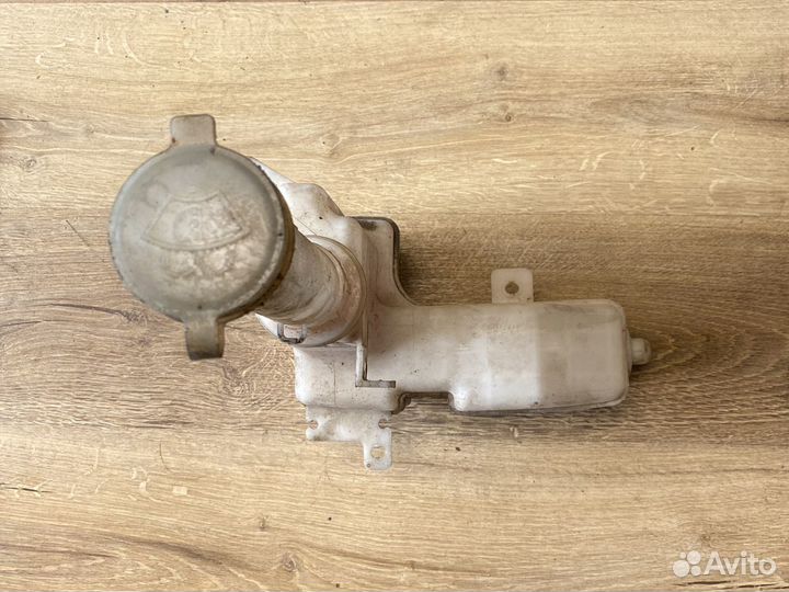 Бачок омывателя Mazda Premacy 1999-2005, артикул 6