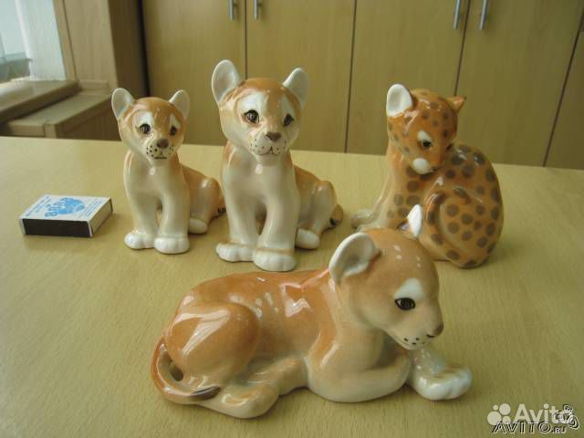 Фарфорые статуэтки львы. лфз