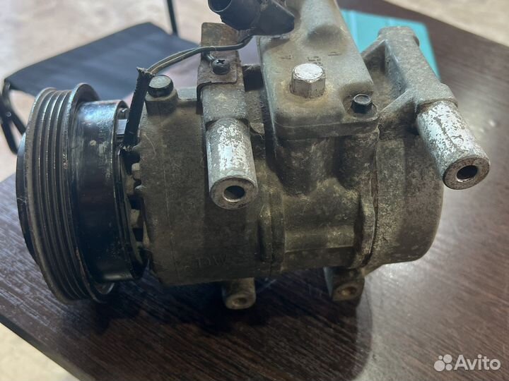 Компрессор кондиционера Kia Rio 977011G000 JB G4EE