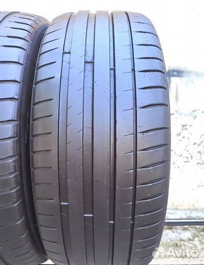 Michelin Pilot Sport 4 235/45 R18 98Y
