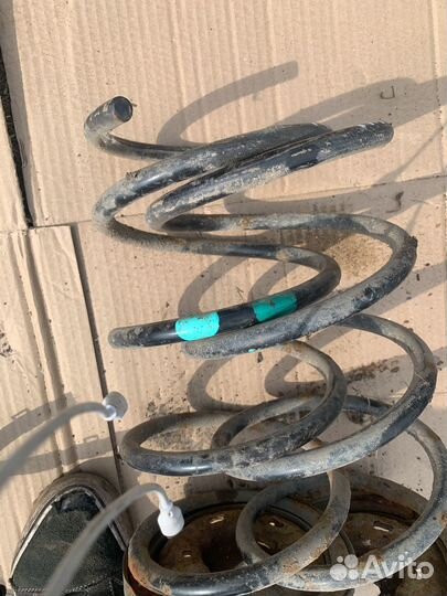 Пружины передние с чашками mazda familia bj
