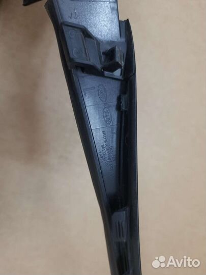 Молдинг лобового стекла Kia K5 левая