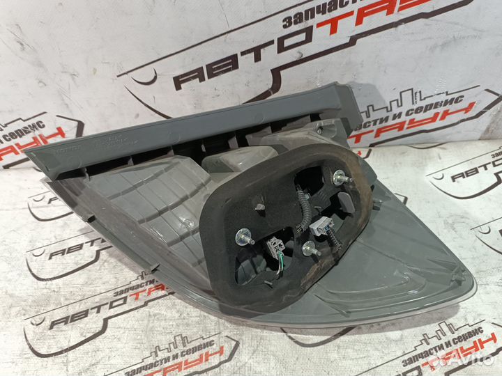 Фонарь honda FIT GE6 GE7 GE8 GE9 GP1 GP4 P9883 белый левый 33550TF0J71 T008