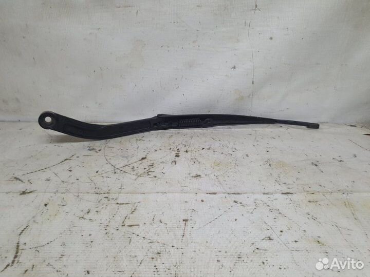 Поводок дворника передний левый Nissan Skyline