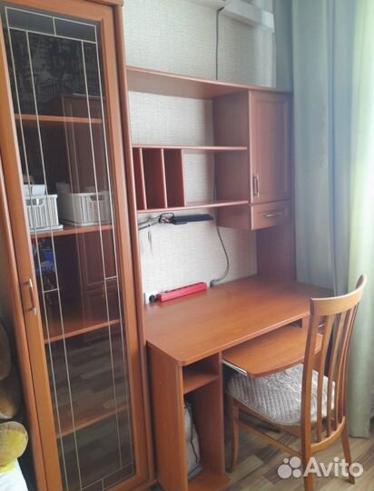 Письменный стол и шкаф и пенал