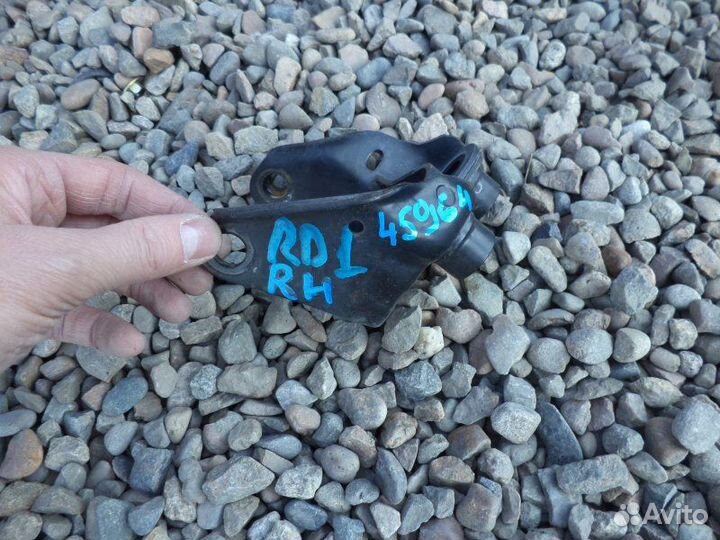 Кронштейн опоры двигателя правый Honda Cr-V RD1