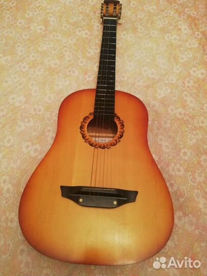 Акустическая гитара