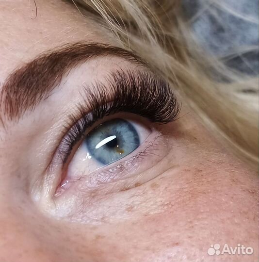 Наращивание ресниц в салоне