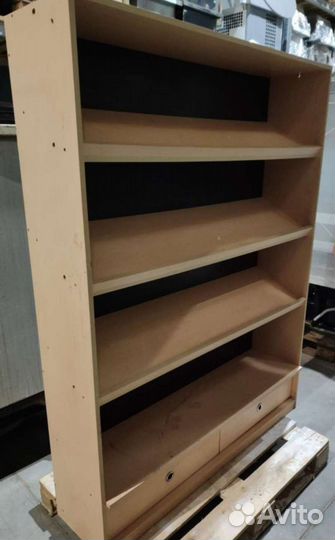 Стеллаж и полки для хлеба