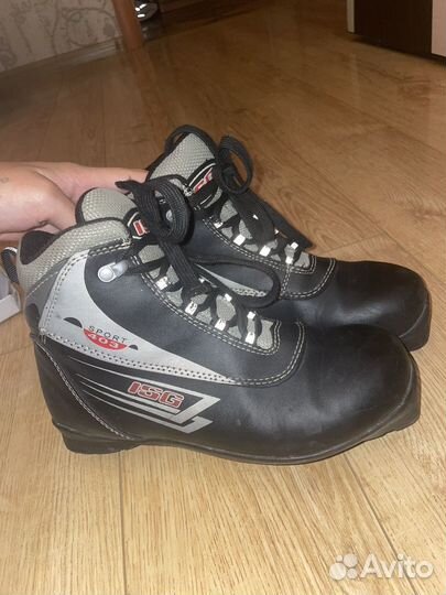 Лыжные ботинки