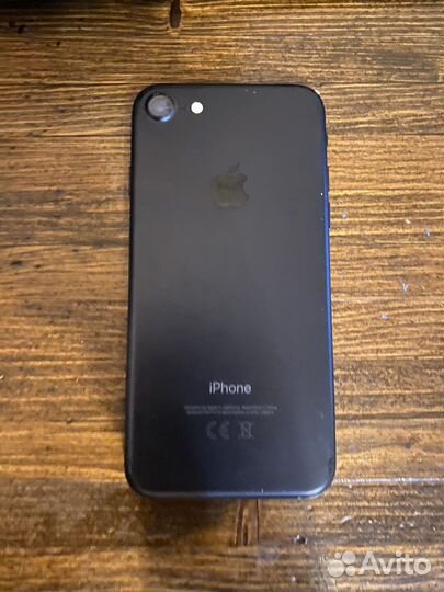 Телефон iPhone 7