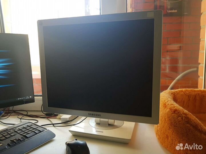 Монитор Samsung 970p