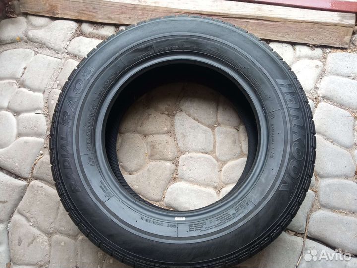 Hankook Radial RA08 215/70 R16