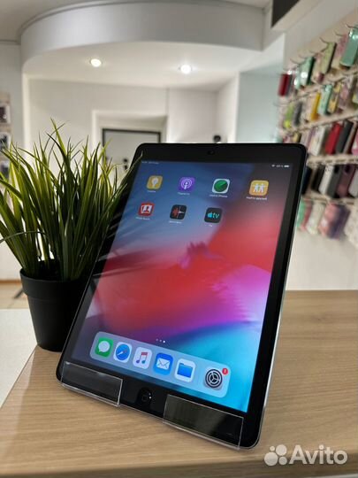Aррle iРаd Air 1 32Гб wifi+cell