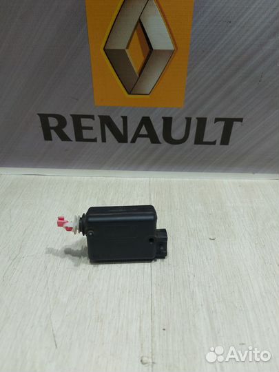 Активатор доводчик замка Renault sandero
