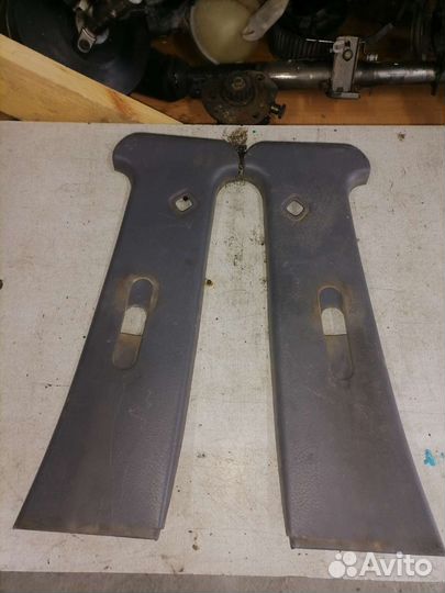 Обшивка средней стойки Nissan Terrano 2