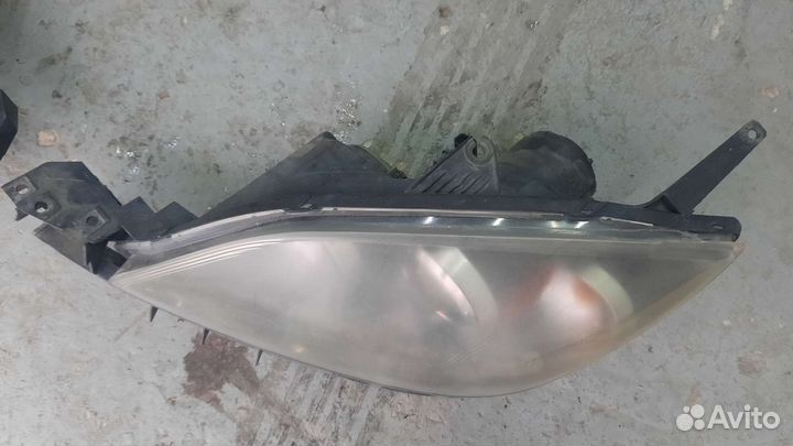 Фара ксенон Мазда 3 хэтчбек