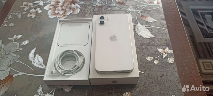 Мобильные телефоны бу iPhone 12