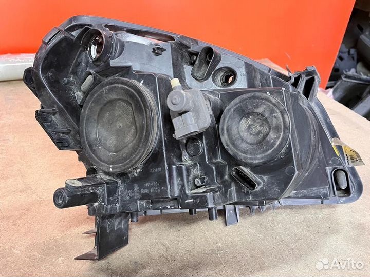 Фара передняя левая галоген Nissan Qashqai