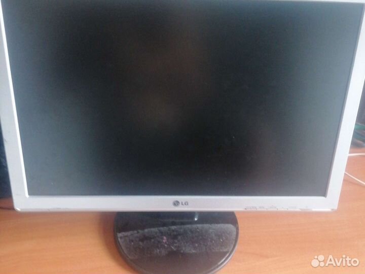 Монитор LG flatron w1942s