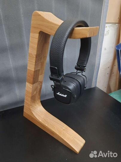 Подставка для полноразмерных наушников из дуба