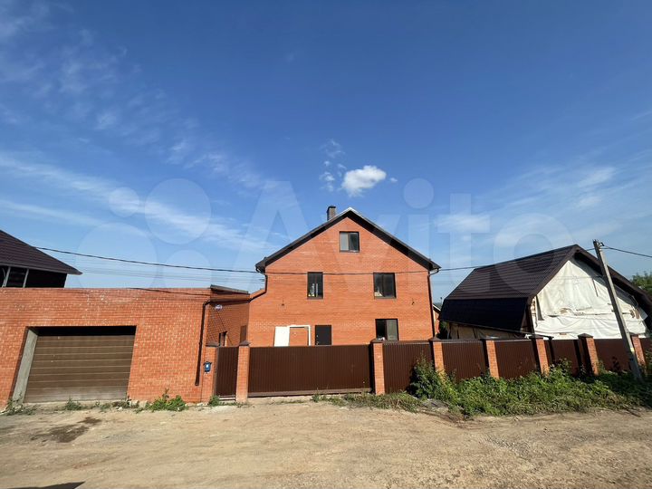 Дом 340 м² на участке 7 сот.