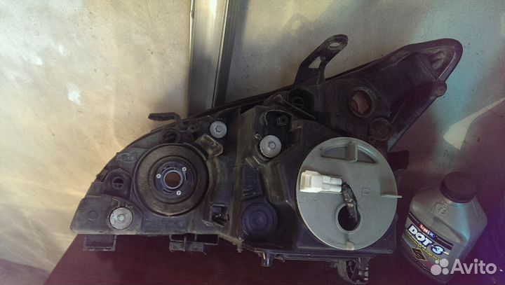 Фара на Toyota Harrier 2003-2011 г