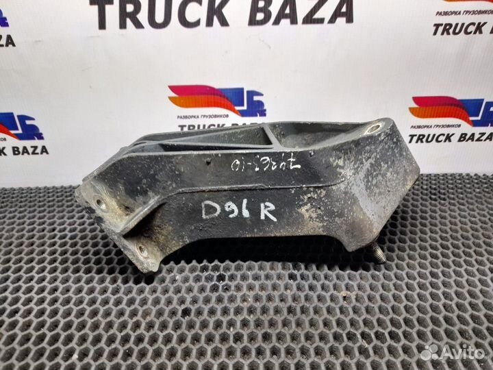 Кронштейн заднего крыла