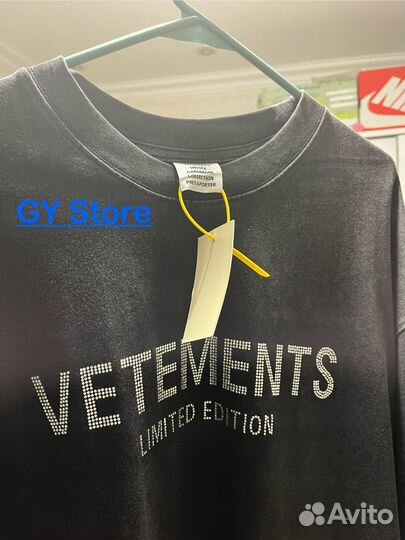 Футболка vetements стразы (тренд 2024)