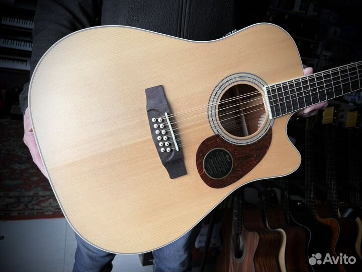 Электроакустическая гитара 12 струнная