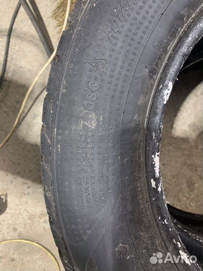 Kumho Ecsta V720 235/65 R17 19B